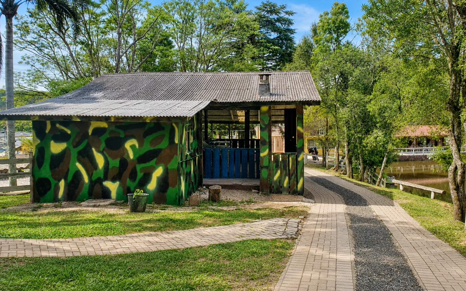 Churrasqueira Camuflada